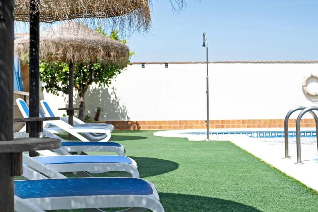 كونيل ذي لا فرونتيرا Villa Fornell - Piscina Compartida المظهر الخارجي الصورة